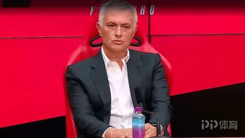 “萨尔瓦多进行CT扫描发现脚踝肿胀，疑为韧带受伤”